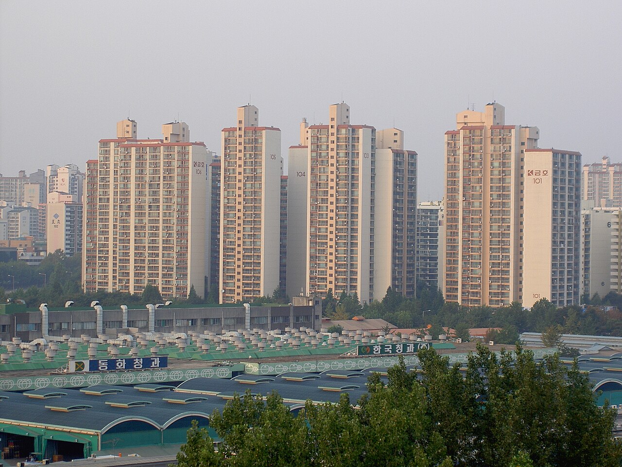 서울의 아파트 단지 전경